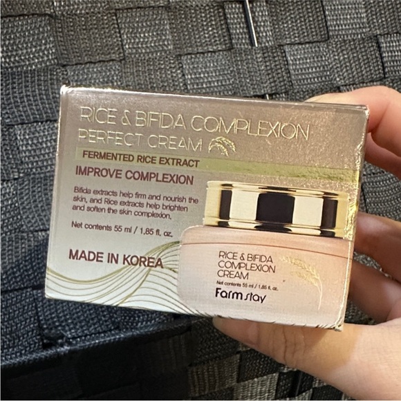 FARMSTAY Rice & Bifida Conplexion Cream - 55 ml - Picture 2 of 5